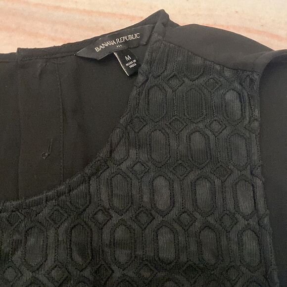 Banana Republic Black sleeveless blouse with lace front detail - Picture 5 of 6